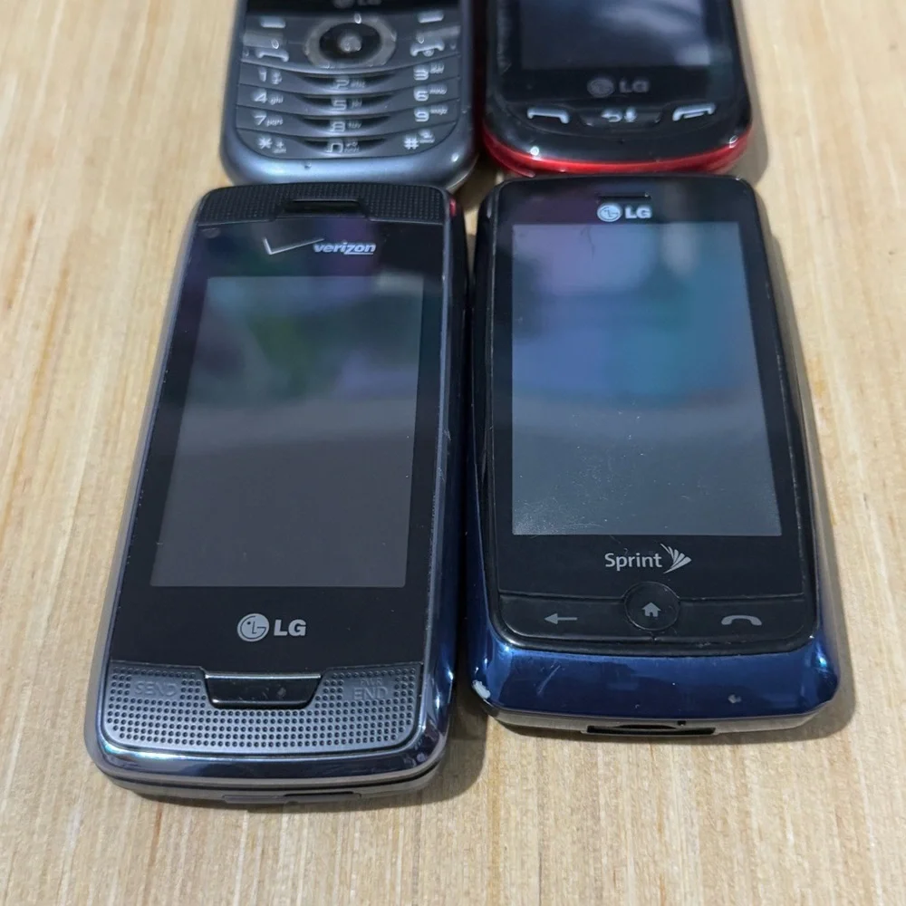 Lot Of 4 Vintage LG Flip Phones “UNTESTED” No Chargers Verizon Sprint,Read Info